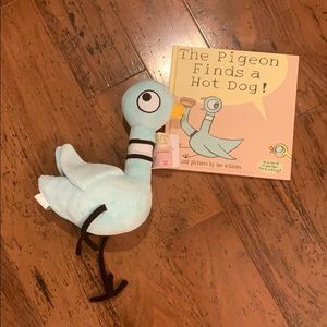 The pigeon finds a hot dog book and plush NEW